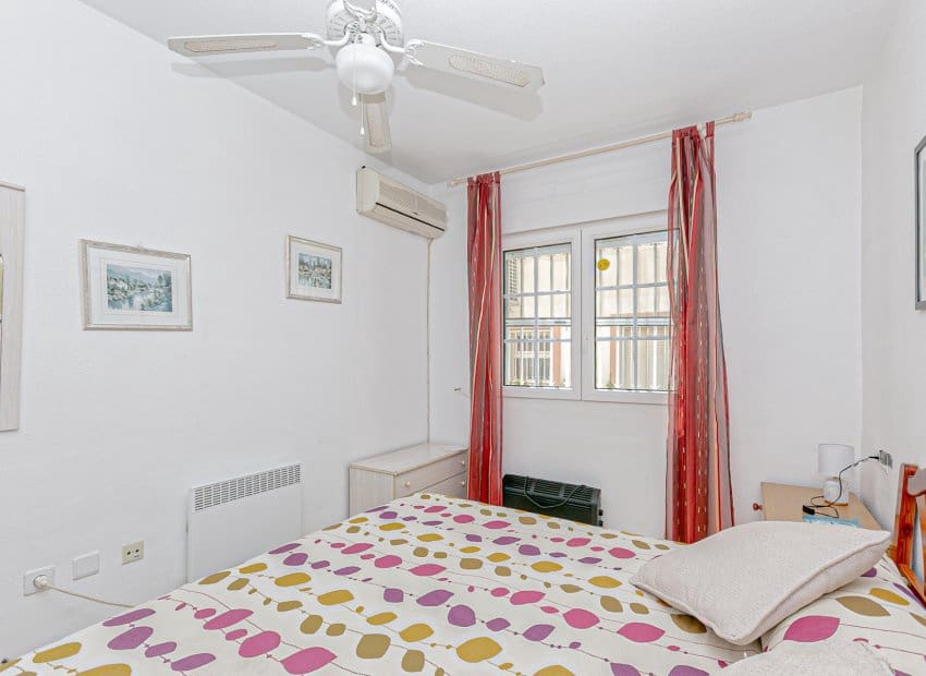 2 bedroom Apartment for sale in Playa Flamenca with pool - € 199,999 (Ref: 9497664)