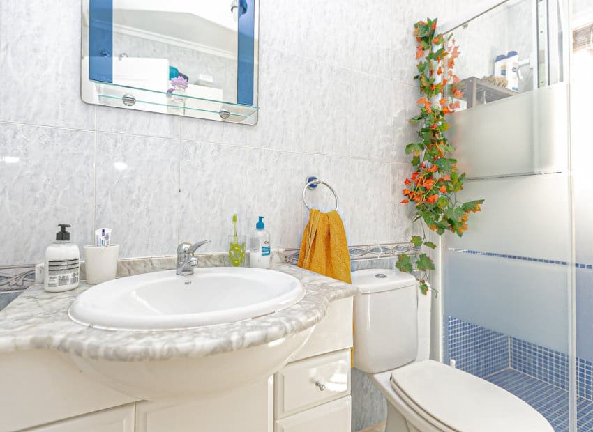 2 bedroom Apartment for sale in Playa Flamenca with pool - € 199,999 (Ref: 9497664)