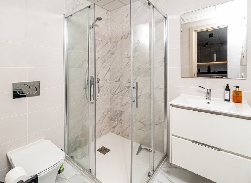 2 bedroom Penthouse for sale in Playa Flamenca with pool - € 495,000 (Ref: 9497665)