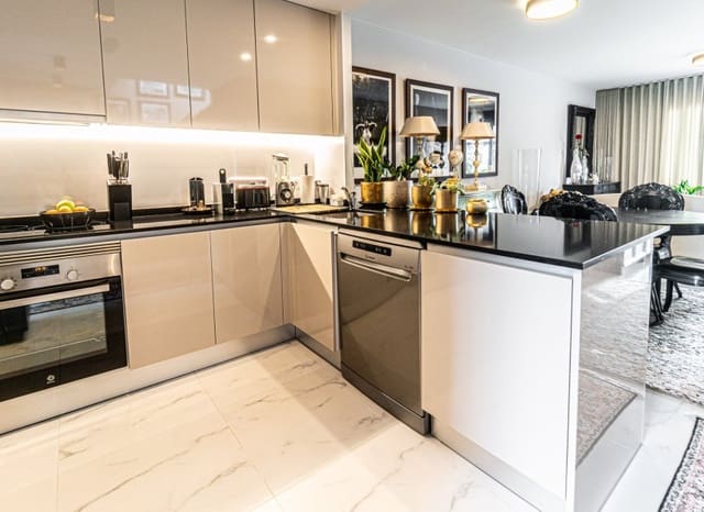 2 soverom Penthouse til salgs i Playa Flamenca, Orihuela med svømmebasseng - € 495 000 (Ref: 9497665)