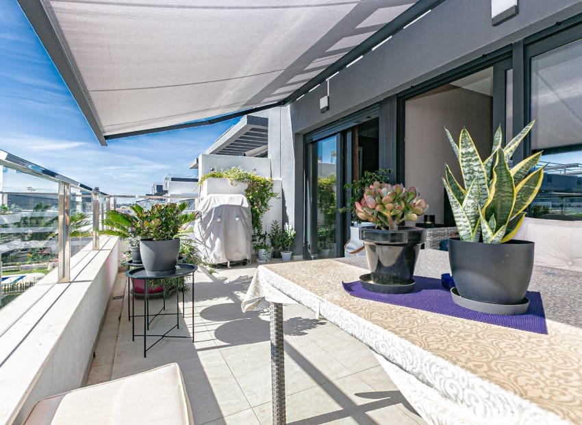 2 bedroom Penthouse for sale in Playa Flamenca with pool - € 495,000 (Ref: 9497665)