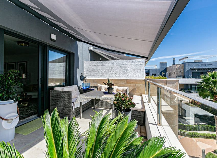 2 bedroom Penthouse for sale in Playa Flamenca with pool - € 495,000 (Ref: 9497665)