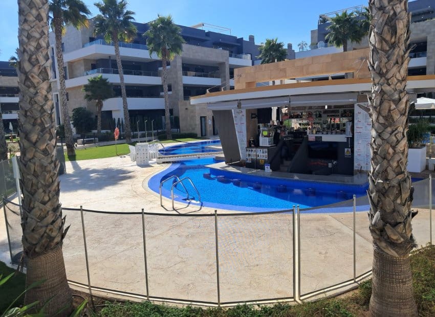 2 bedroom Penthouse for sale in Playa Flamenca with pool - € 495,000 (Ref: 9497665)