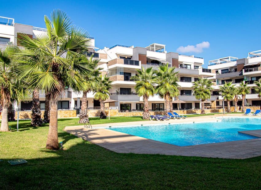 2 bedroom Apartment for sale in Los Altos with pool - € 299,900 (Ref: 9497666)