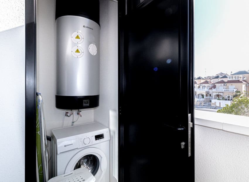 2 bedroom Apartment for sale in Los Altos with pool - € 299,900 (Ref: 9497666)