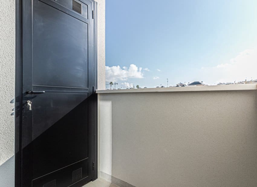 2 bedroom Apartment for sale in Los Altos with pool - € 299,900 (Ref: 9497666)