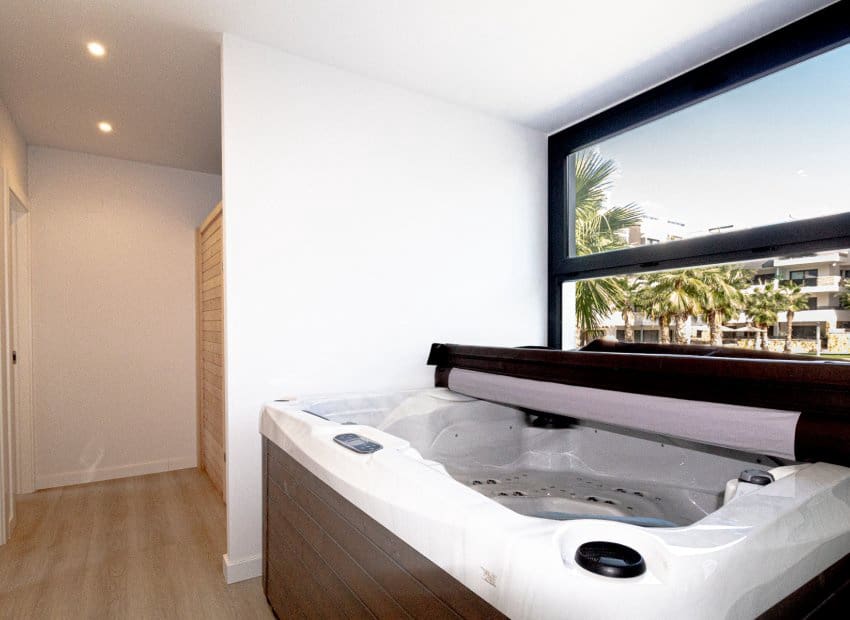 2 bedroom Apartment for sale in Los Altos with pool - € 299,900 (Ref: 9497666)