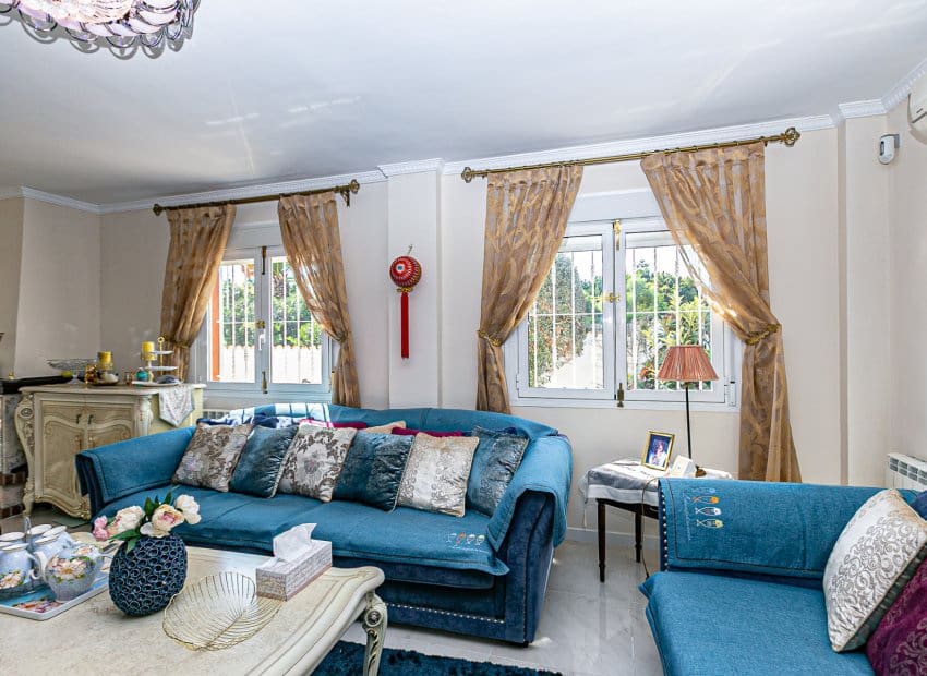 4 bedroom Villa for sale in Campoamor with pool - € 860,000 (Ref: 9497667)