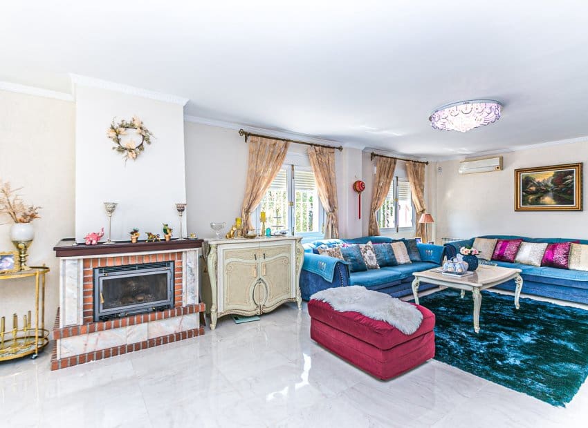 4 bedroom Villa for sale in Campoamor with pool - € 860,000 (Ref: 9497667)