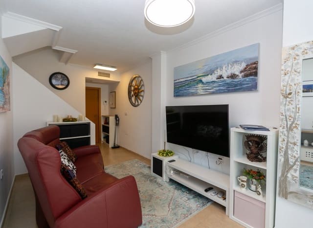 3 bedroom Townhouse for sale in Los Secanos, Guardamar del Segura with pool - € 250,000 (Ref: 9497668)