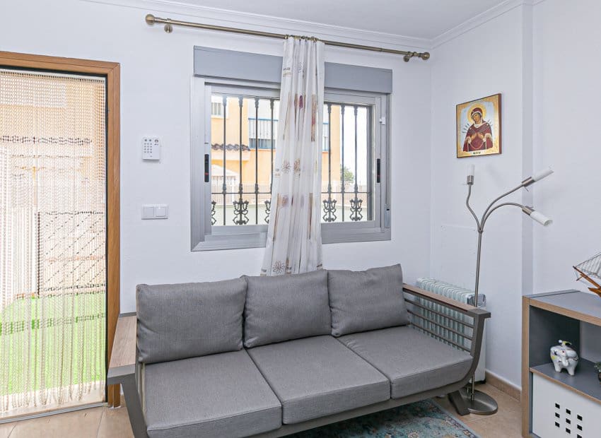 3 bedroom Townhouse for sale in Guardamar del Segura with pool - € 250,000 (Ref: 9497668)