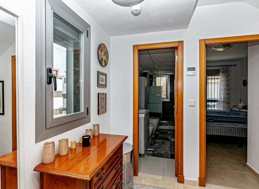 3 bedroom Townhouse for sale in Guardamar del Segura with pool - € 250,000 (Ref: 9497668)