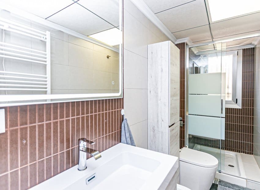 3 bedroom Townhouse for sale in Guardamar del Segura with pool - € 250,000 (Ref: 9497668)