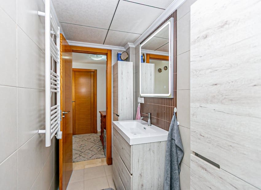 3 bedroom Townhouse for sale in Guardamar del Segura with pool - € 250,000 (Ref: 9497668)