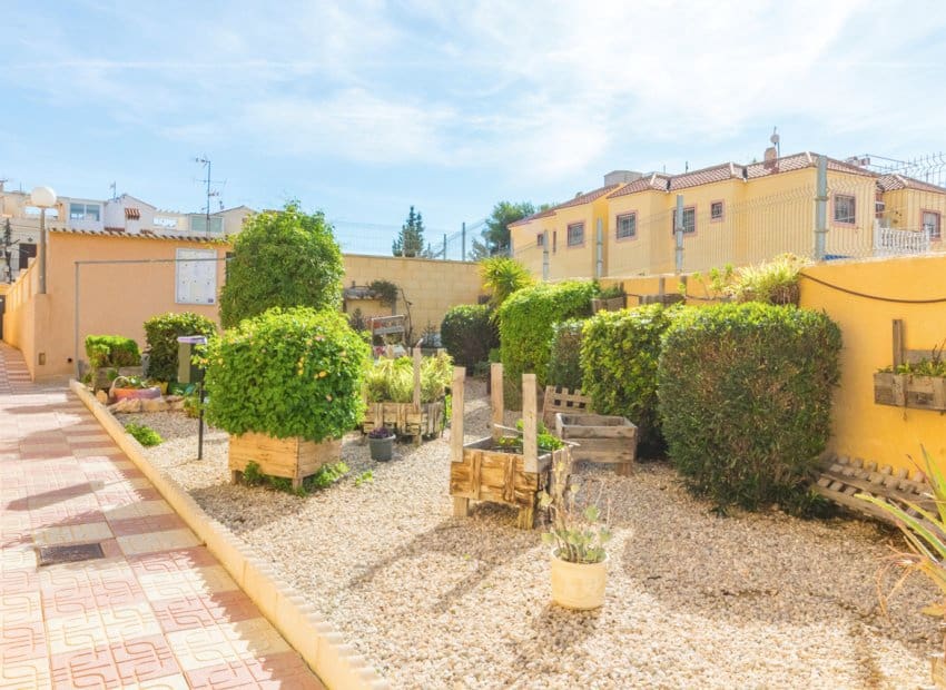 1 bedroom Apartment for sale in El Chaparral with pool - € 109,000 (Ref: 9497669)