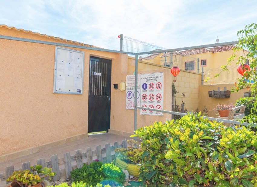 1 bedroom Apartment for sale in El Chaparral with pool - € 109,000 (Ref: 9497669)