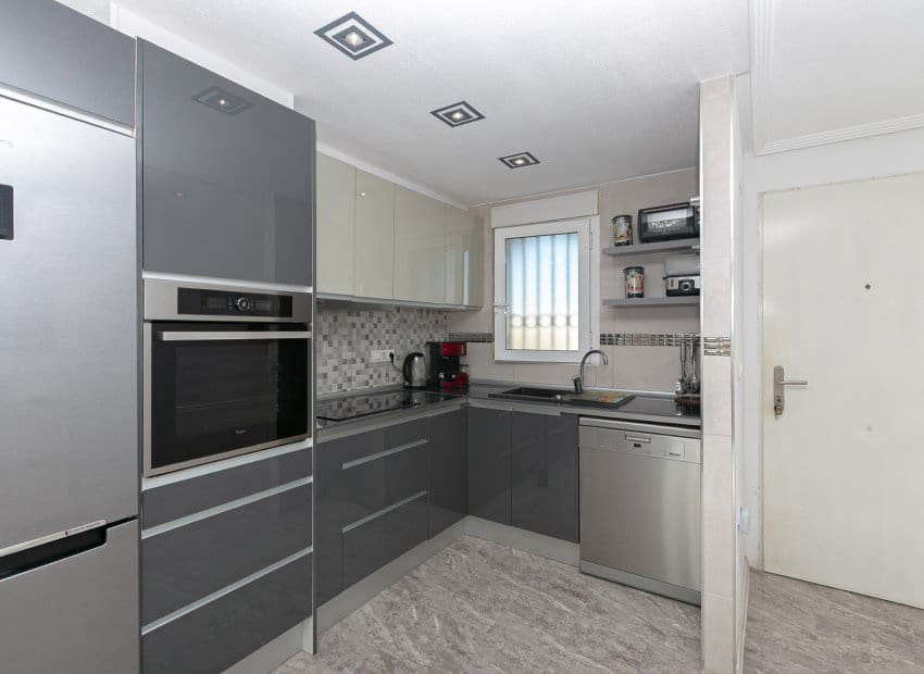 2 bedroom Apartment for sale in La Zenia with pool - € 198,000 (Ref: 9497670)