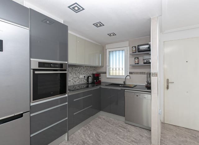 2 Zimmer Apartment zu verkaufen in La Zenia, Orihuela mit Pool - 198.000 € (Ref: 9497670)