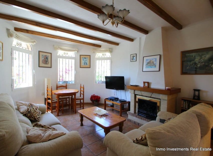 4 Zimmer Villa zu verkaufen in Villamartin mit Pool - 345.000 € (Ref: 9497671)