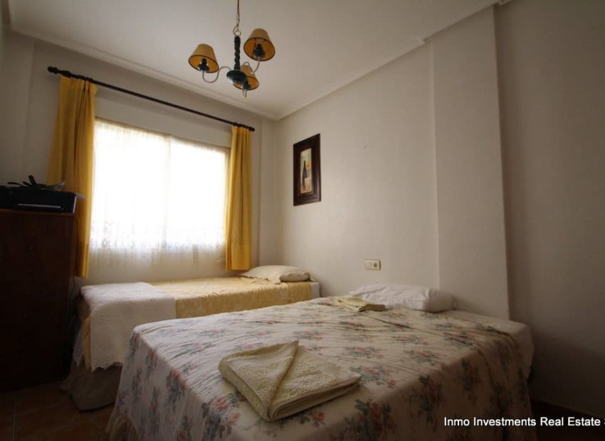 4 Zimmer Villa zu verkaufen in Villamartin mit Pool - 345.000 € (Ref: 9497671)