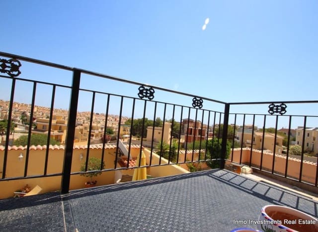 4 Zimmer Villa zu verkaufen in Villamartin, Orihuela mit Pool - 345.000 € (Ref: 9497671)