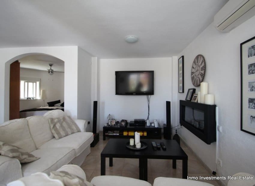 4 Zimmer Villa zu verkaufen in Villamartin mit Pool - 345.000 € (Ref: 9497671)