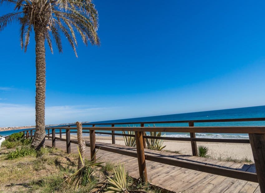 2 bedroom Apartment for sale in Pilar de la Horadada with pool - € 365,000 (Ref: 9497673)