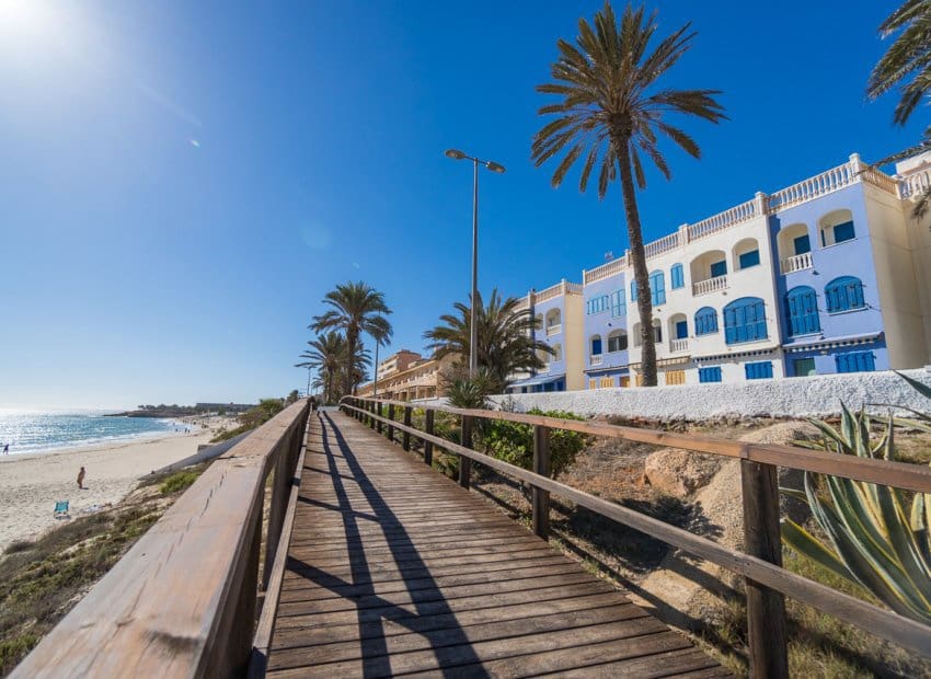 2 bedroom Apartment for sale in Pilar de la Horadada with pool - € 365,000 (Ref: 9497673)