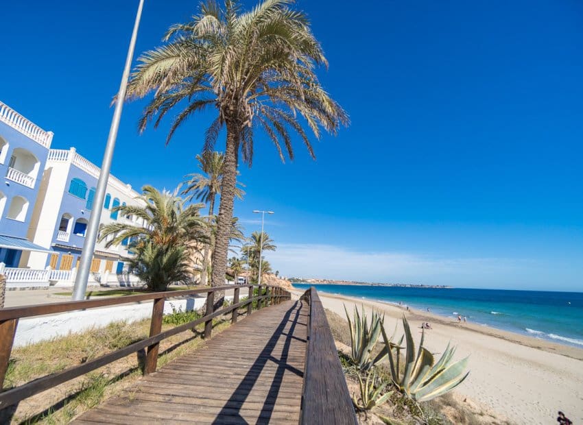 2 bedroom Apartment for sale in Pilar de la Horadada with pool - € 365,000 (Ref: 9497673)