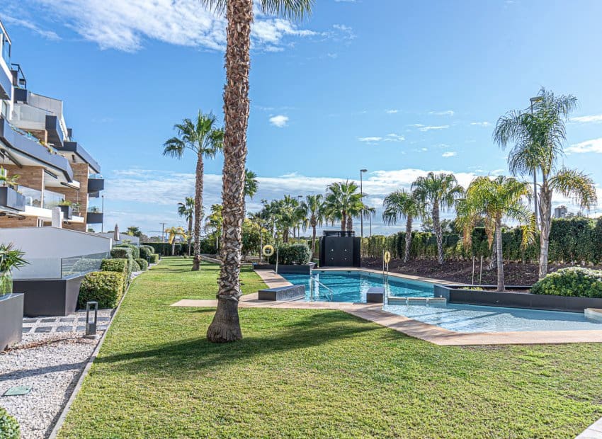 3 slaapkamer Penthouse te koop in Los Dolses met zwembad - € 549.000 (Ref: 9497675)