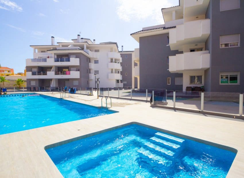 2 quarto Apartamento para venda em Villamartin com piscina - 275 000 € (Ref: 9497676)