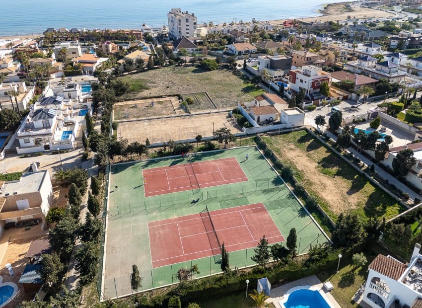 5 bedroom Villa for sale in La Mata with pool - € 1,170,000 (Ref: 9497677)