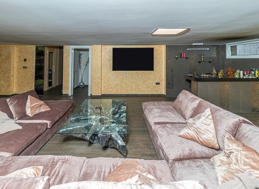 5 bedroom Villa for sale in La Mata with pool - € 1,170,000 (Ref: 9497677)