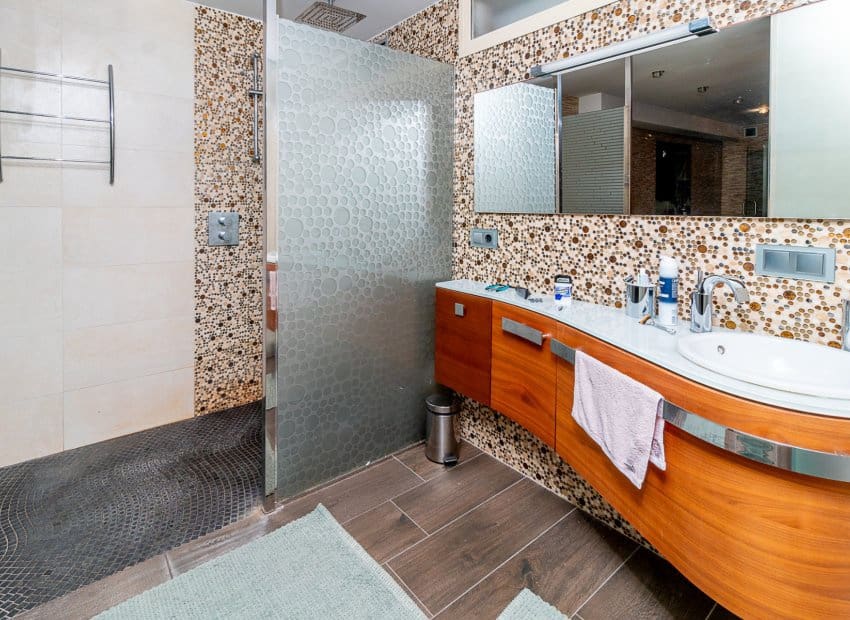 5 bedroom Villa for sale in La Mata with pool - € 1,170,000 (Ref: 9497677)