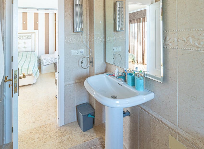 5 bedroom Villa for sale in La Mata with pool - € 1,170,000 (Ref: 9497677)