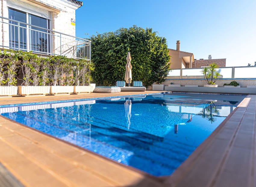 5 bedroom Villa for sale in La Mata with pool - € 1,170,000 (Ref: 9497677)