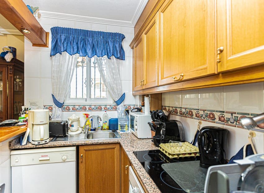 3 bedroom Villa for sale in La Zenia with pool - € 225,000 (Ref: 9497678)