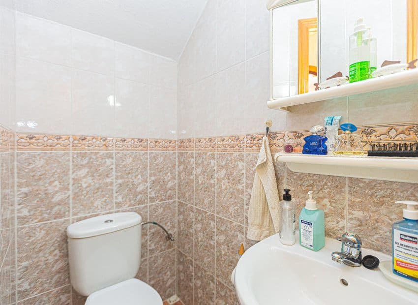 3 bedroom Villa for sale in La Zenia with pool - € 225,000 (Ref: 9497678)