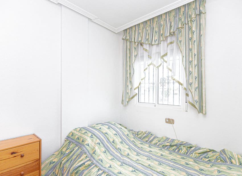 3 bedroom Villa for sale in La Zenia with pool - € 225,000 (Ref: 9497678)