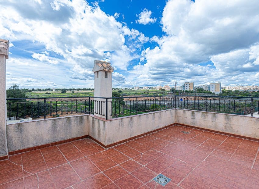 3 bedroom Villa for sale in La Zenia with pool - € 225,000 (Ref: 9497678)