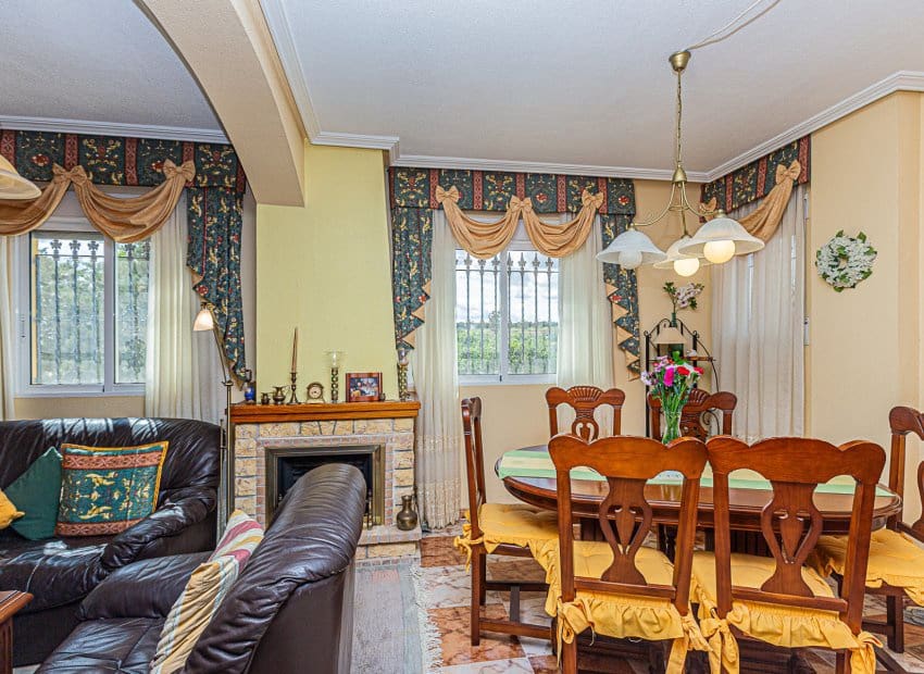 3 bedroom Villa for sale in La Zenia with pool - € 225,000 (Ref: 9497678)