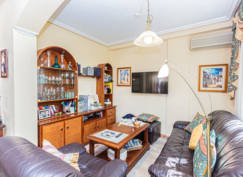 3 bedroom Villa for sale in La Zenia with pool - € 225,000 (Ref: 9497678)