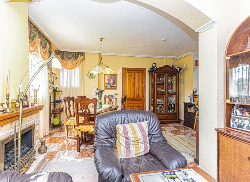 3 bedroom Villa for sale in La Zenia with pool - € 225,000 (Ref: 9497678)