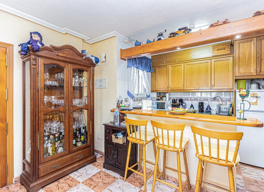 3 bedroom Villa for sale in La Zenia with pool - € 225,000 (Ref: 9497678)