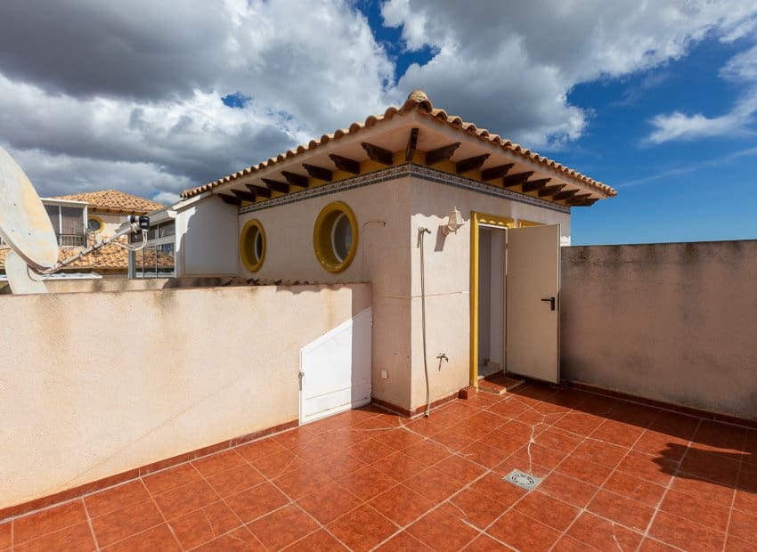 3 bedroom Villa for sale in La Zenia with pool - € 225,000 (Ref: 9497678)