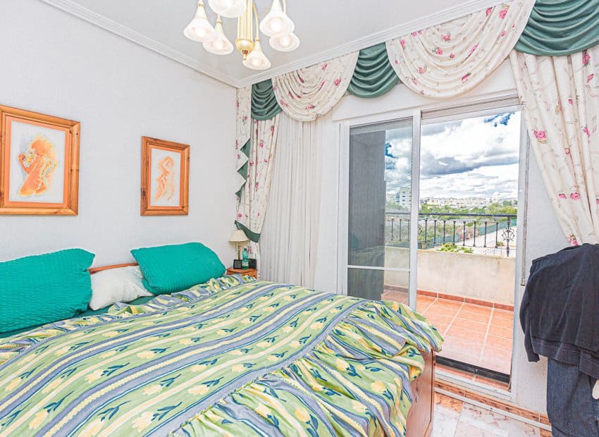 3 bedroom Villa for sale in La Zenia with pool - € 225,000 (Ref: 9497678)