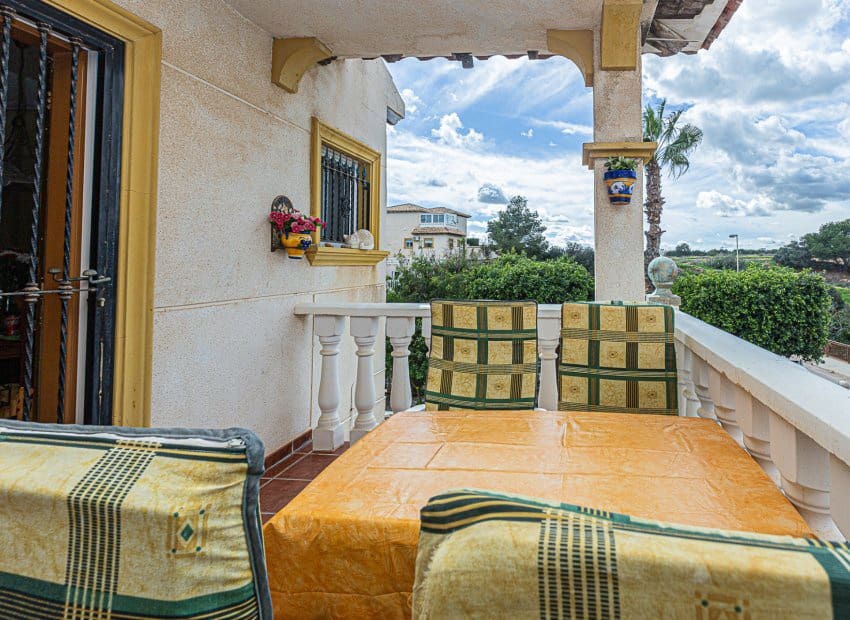 3 bedroom Villa for sale in La Zenia with pool - € 225,000 (Ref: 9497678)