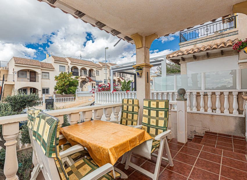 3 bedroom Villa for sale in La Zenia with pool - € 225,000 (Ref: 9497678)