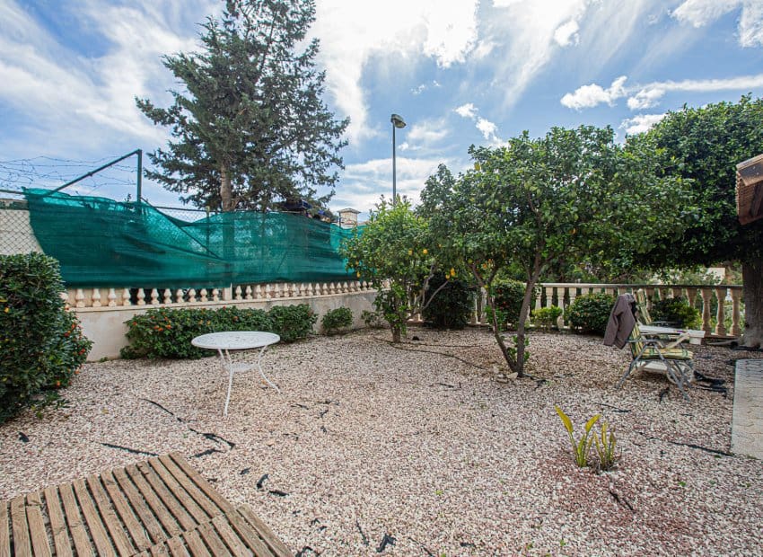 3 bedroom Villa for sale in La Zenia with pool - € 225,000 (Ref: 9497678)