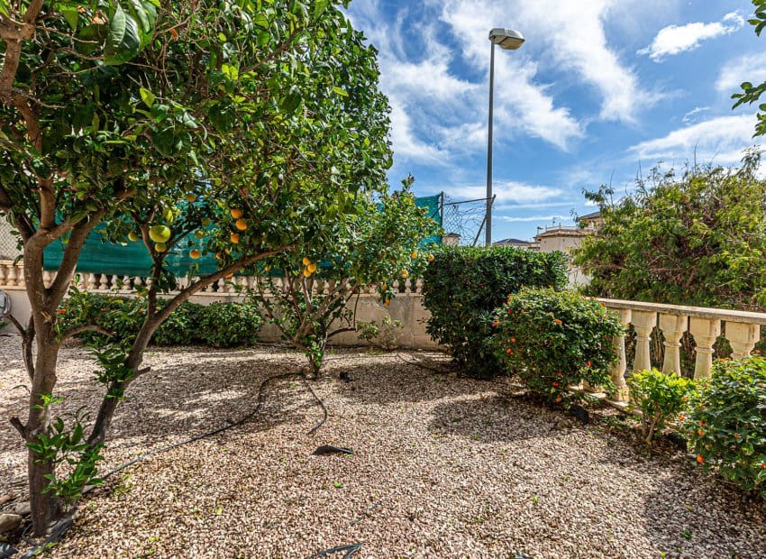 3 bedroom Villa for sale in La Zenia with pool - € 225,000 (Ref: 9497678)